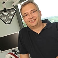 Zahnarzt Herr Prof. Dr. Sigmar Schnutenhaus